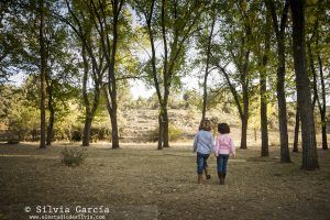 fotografia infantil, fotografia familiar Madrid, sesiones en el campo, sesiones de otoño, otoño en Sierra de Guadarrama, Sierra de Guadarrama