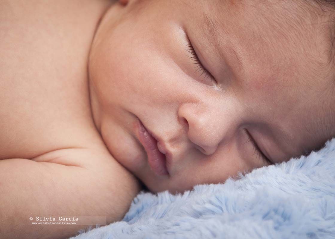 fotos de recién nacido Madrid, fotografía recién nacido, fotos de familia naturales, fotografía familiar Madrid, fotógrafo familiar Collado Villalba, fotos de bebes Guadarrama, newborn photography Madrid