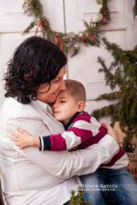 sesiones de Navidad, mini sesiones de Navidad, Navidad 2018, fotografía natural, christmas photos, reportaje de NAvidad, fotos de Navidad, Moralzarzal, fotografía infantil Moralzarzal, Fotografía familiar Madrid, fotos de familia naturales, Feliz 2019 Moralzarzal