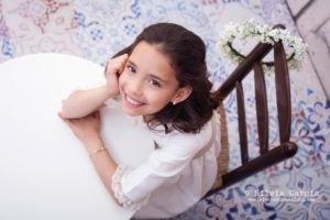 Primera Comunión fotógrafo, fotografía Primera Comunión, reportaje de Comunión, Comuniones 2020, vestido de Comunión, fotografía infantil, fotografía natural, fotografo Moralzarzal, Sierra de Guadarrama