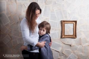 Primera Comunión fotógrafo, fotografía Primera Comunión, reportaje de Comunión, Comuniones 2020, vestido de Comunión, fotografía infantil, fotografía natural, fotografo Moralzarzal, Sierra de Guadarrama, traje de comunión