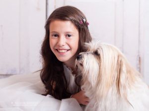 Primera Comunión fotógrafo, fotografía Primera Comunión, reportaje de Comunión, Comuniones 2020, vestido de Comunión, fotografía infantil, fotografía natural, fotografo Moralzarzal, Sierra de Guadarrama