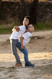 otoño, sesiones en el campo en el campo, fotografia infantil Madrid