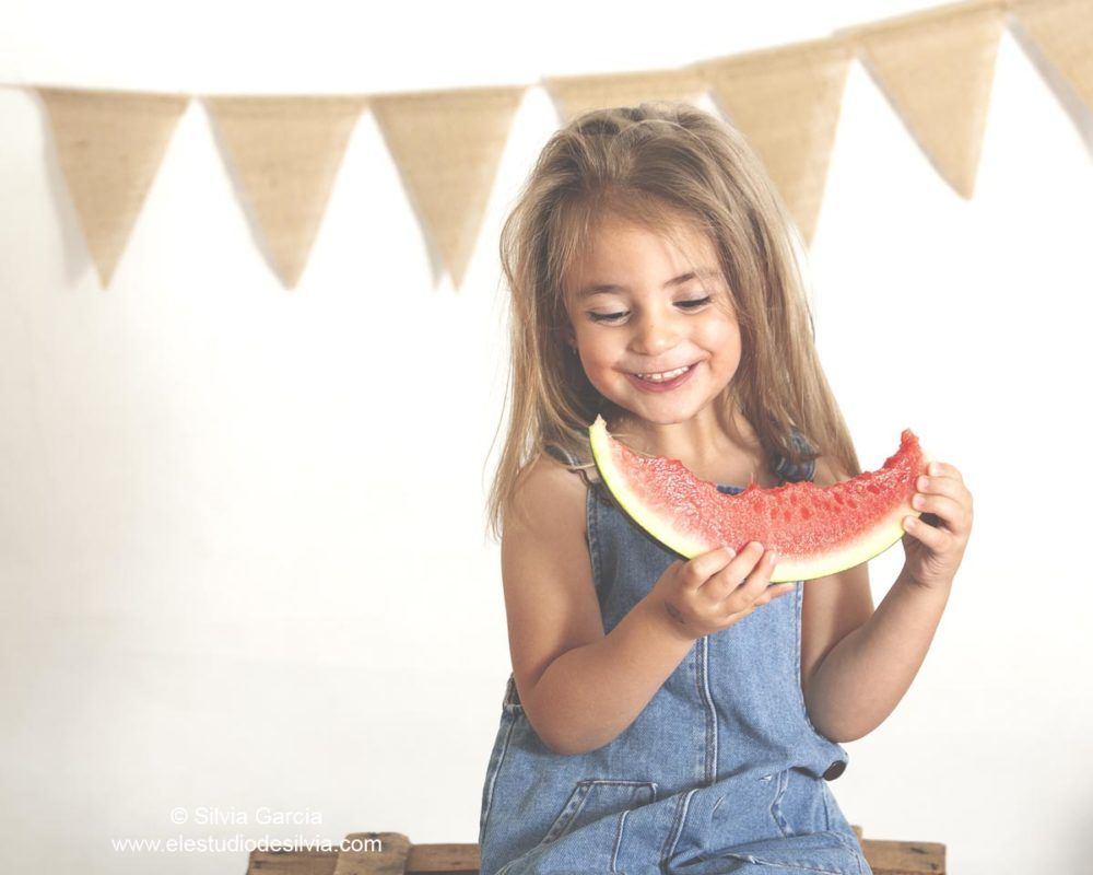 sesiones de verano, decorado de verano, sandia, mini sesión, fotografía infantil, sierra de guadarrama, moralzarzal