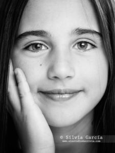 retrato de niña sonriente